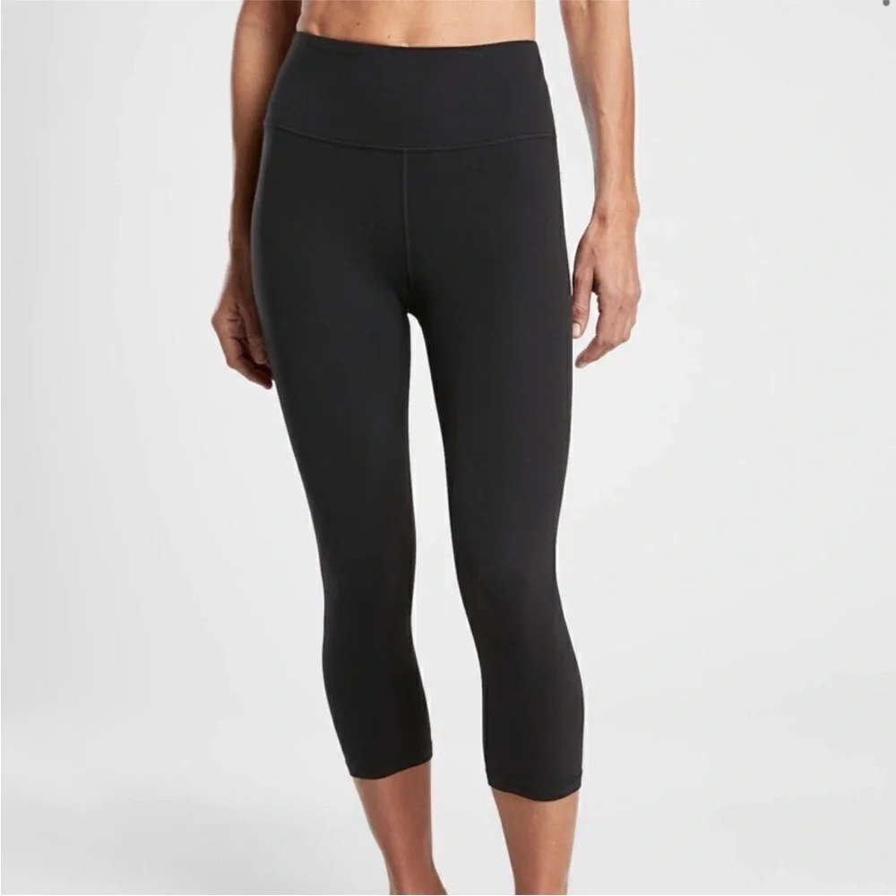Athleta Transcend Capri NWT Medium - Picture 1 of 6